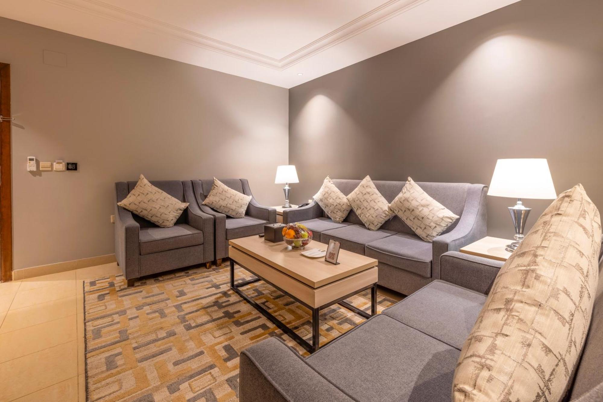 Enala Hotel Apartments- Tabuk 타부크 외부 사진